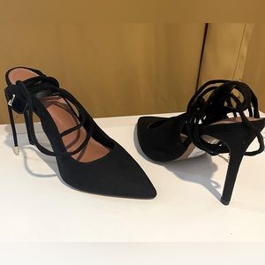 ASOS design tie up heel in Black. EXCELLENT condition.